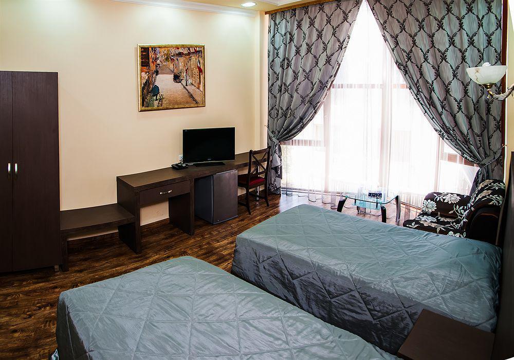 Yerevan Deluxe Hotel Exterior photo