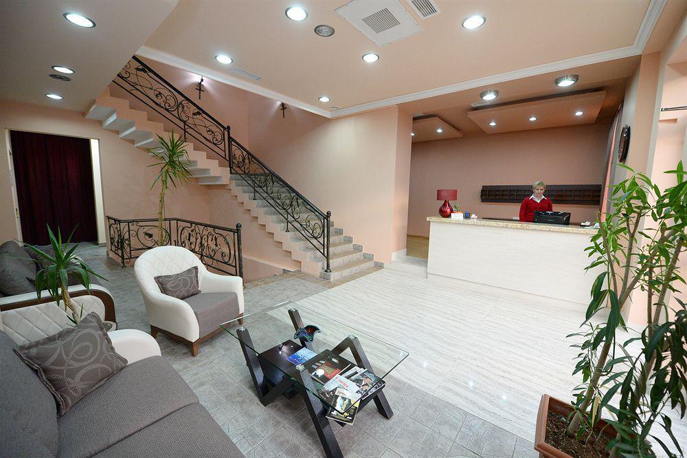 Yerevan Deluxe Hotel Exterior photo